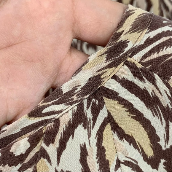 Tucker Women's Leopard Print Long Sleeve 100% Silk Blouse Size Small - Picture 8 of 14